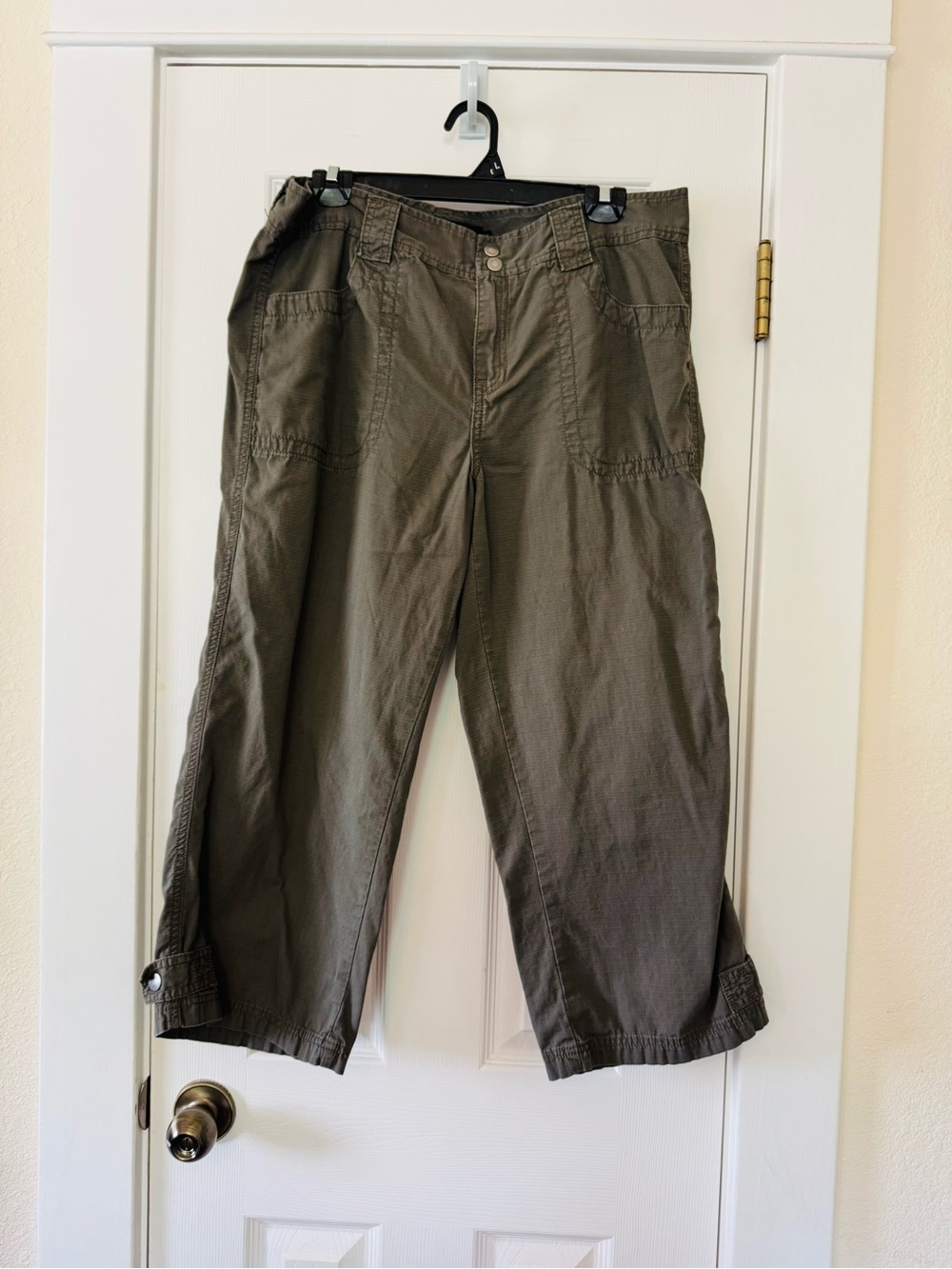 Calvin Klein Jeans Olive Green Cargo Capri Pants Women’s 14 100% Cotton Utility